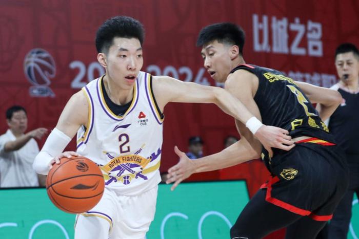 失误致命：上海队20次失误，错失反超良机！的简单介绍