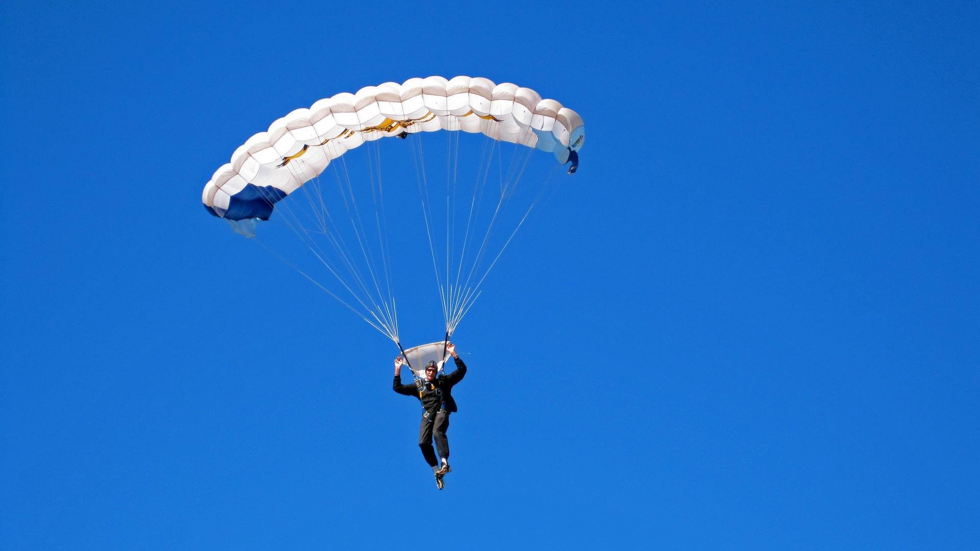 _运动式街舞争霸：青春与力量的碰撞_，街舞青春活力